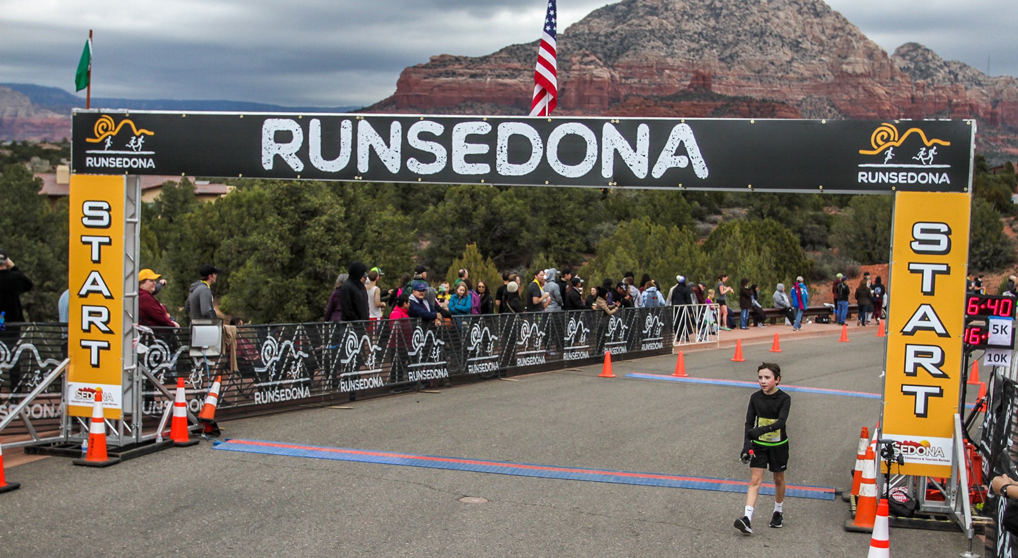 Start line of Sedona Marathon with mountain in background