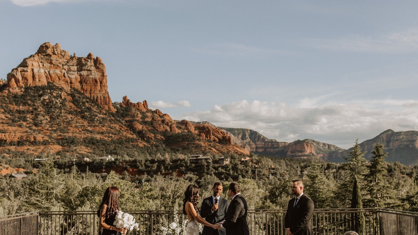 October in Bloom - A Stunning Sedona Wedding 7