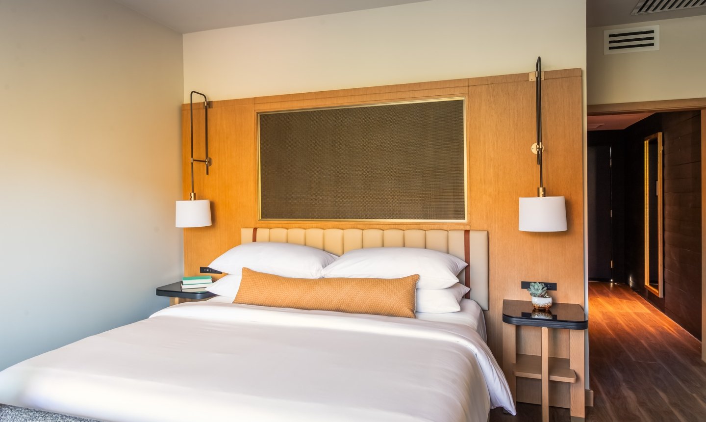 Cliffs Deluxe King Bed