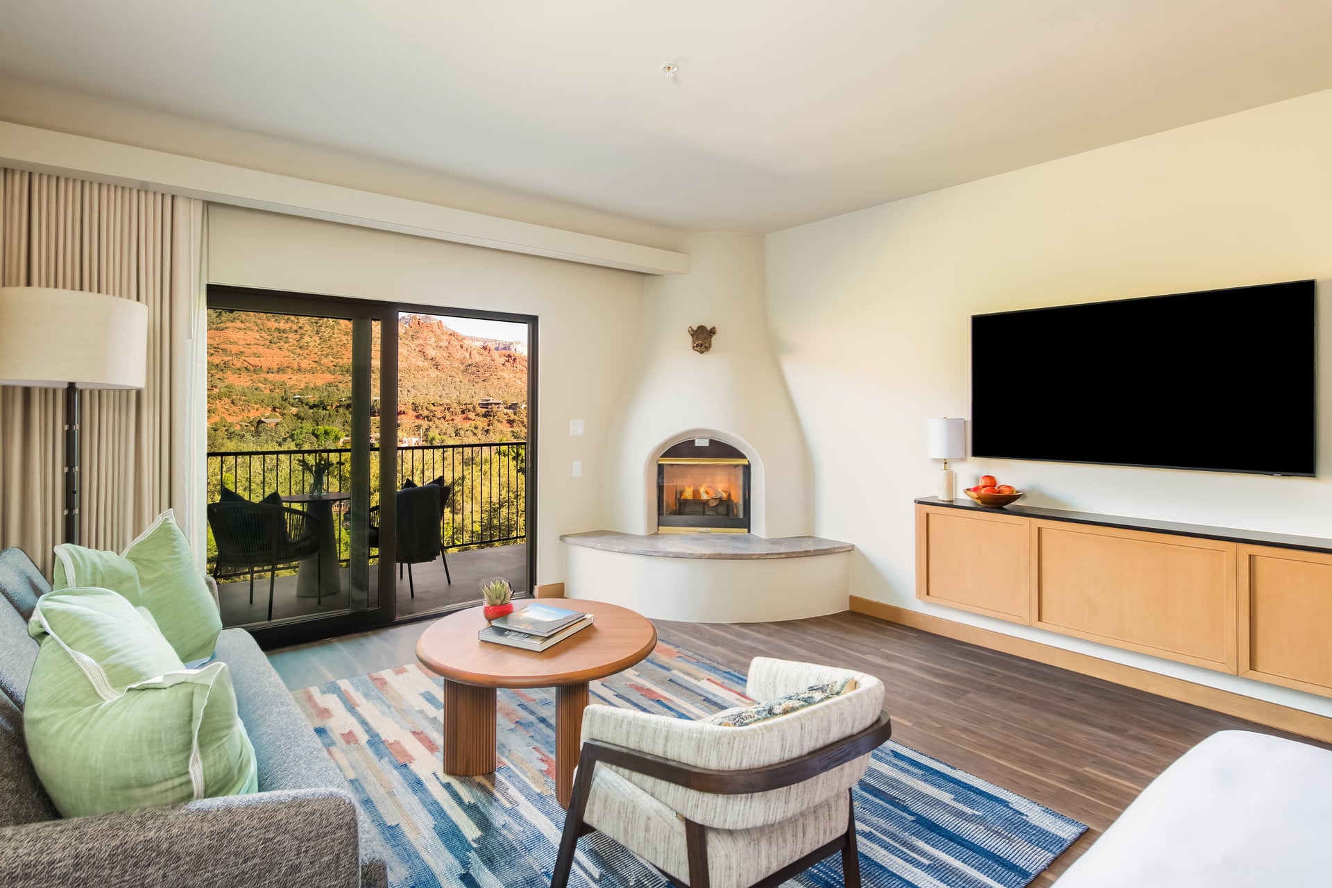 Cliffs Junior Suite Fireplace | L'Auberge de Sedona