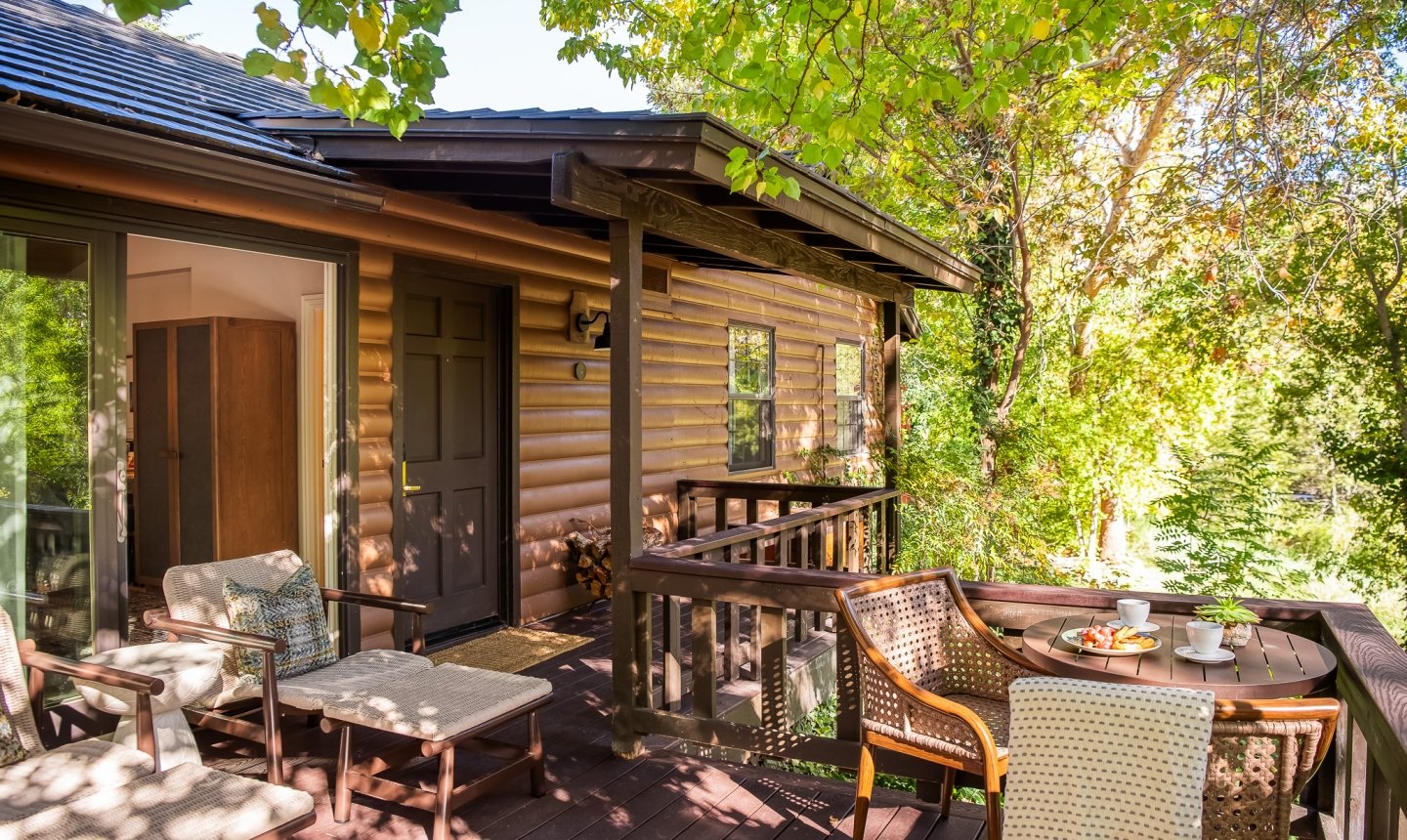 Creekside Cottage Deck (1)