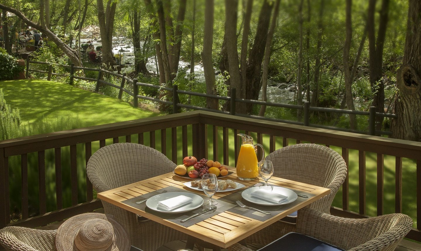 Creekside Cottage Deck Breakfast