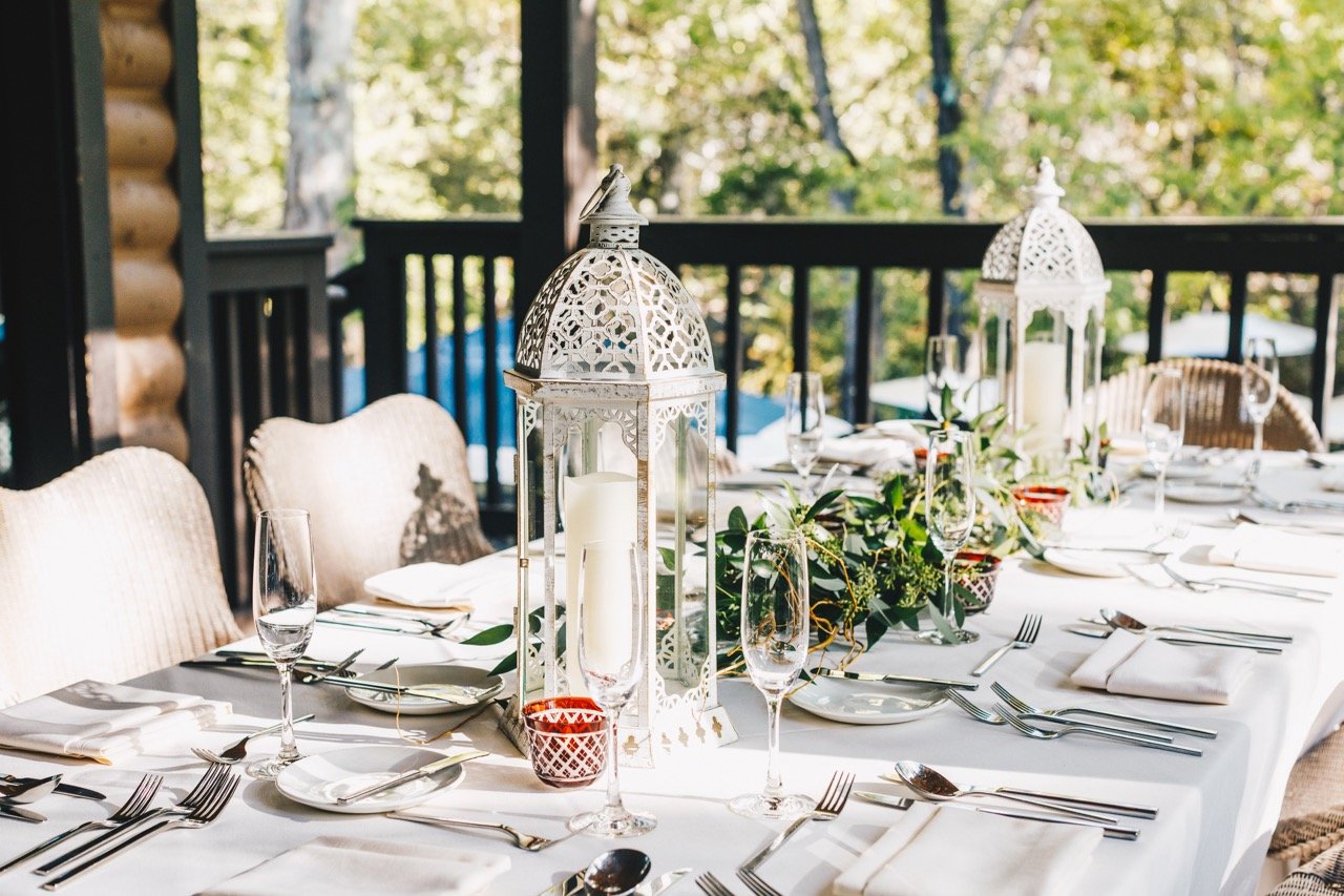 A table setting at the Vista Overlook venue