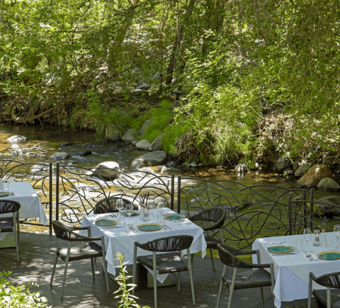 Empty dining tables on Oak Creak