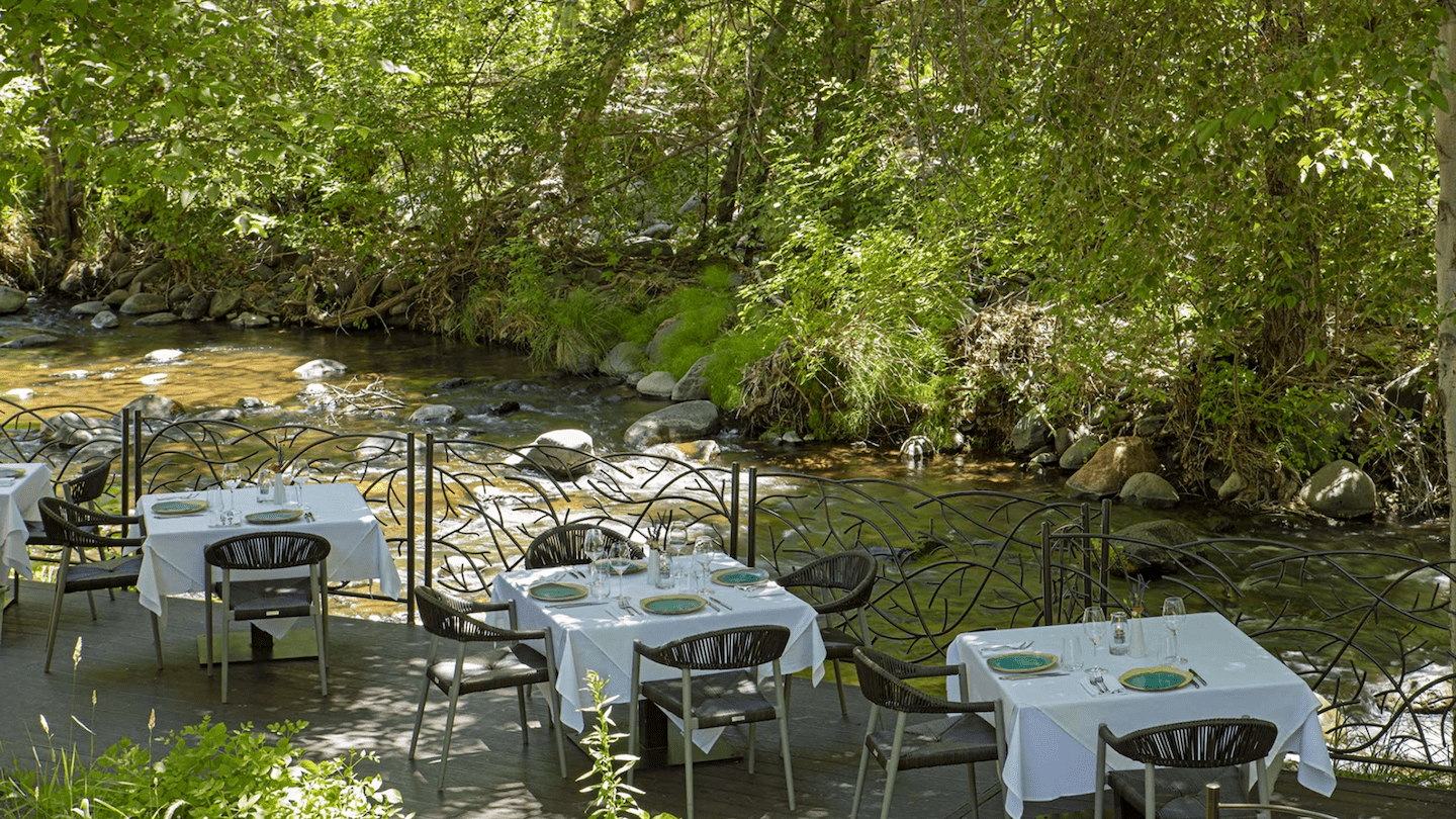 Empty dining tables on Oak Creak