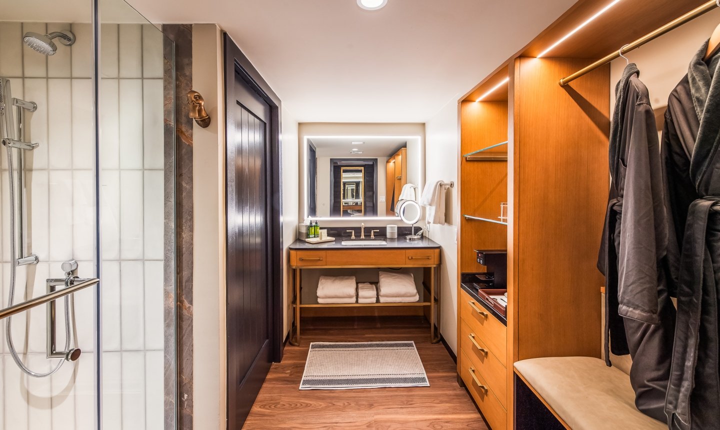 The Cliffs King Bathroom (1)