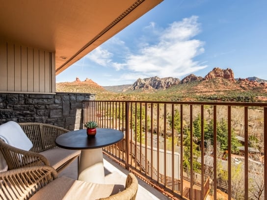 The Cliffs King Deck