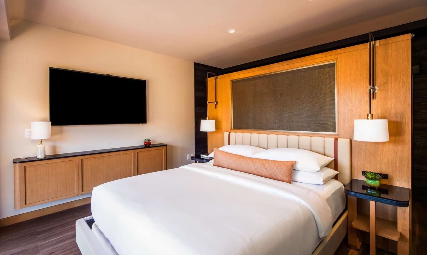 The Cliffs King Premiere Bed