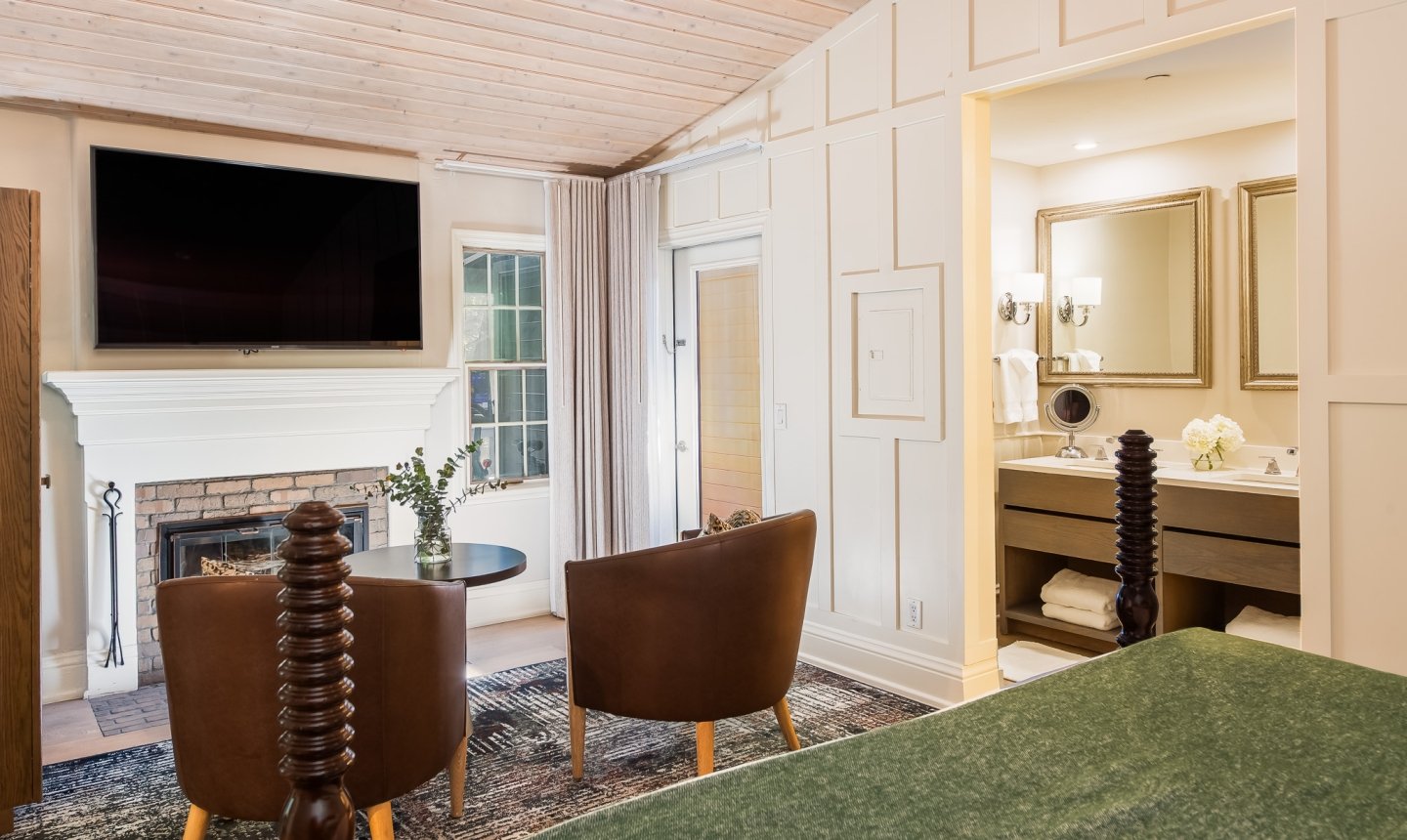 Creekside Suite Bedroom