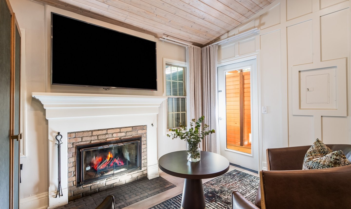 Creekside Suite Bedroom Sitting Area