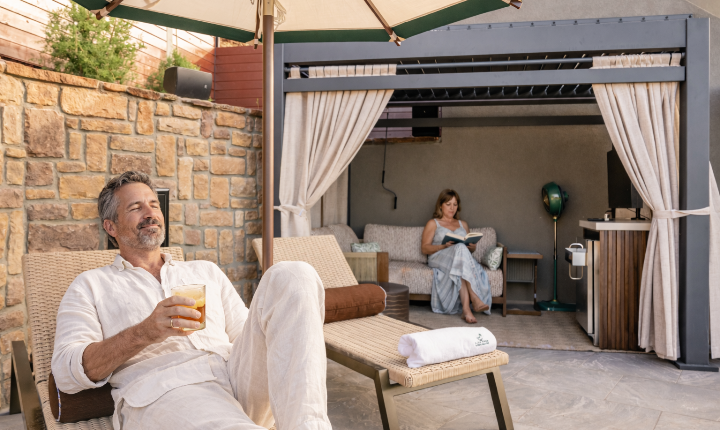 Duck Pond Cabana_Couple