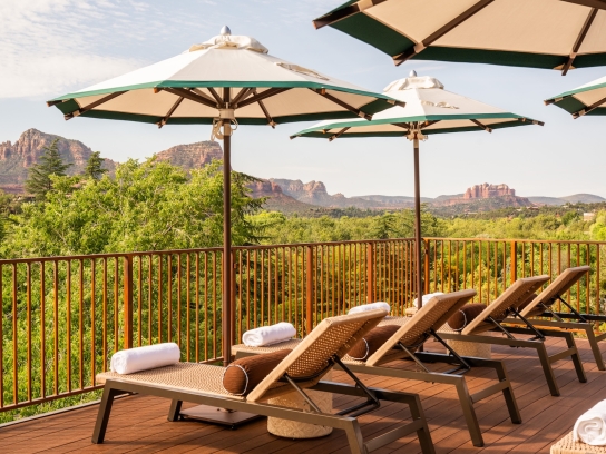 Cabanas at Duck Pond Pool