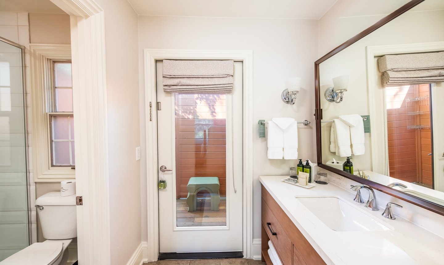 Garden Two Bedroom Cottage Bathroom