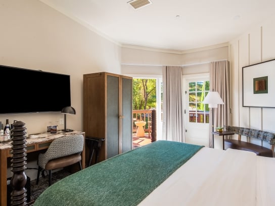 Lodge Deluxe Overview