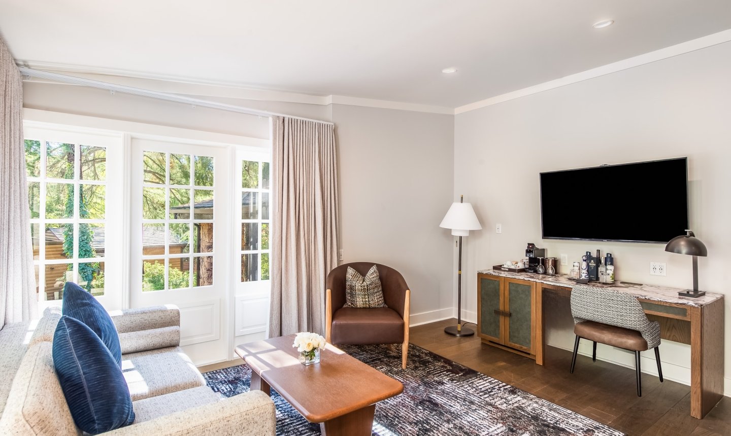 Lodge Jr Suite Living Area