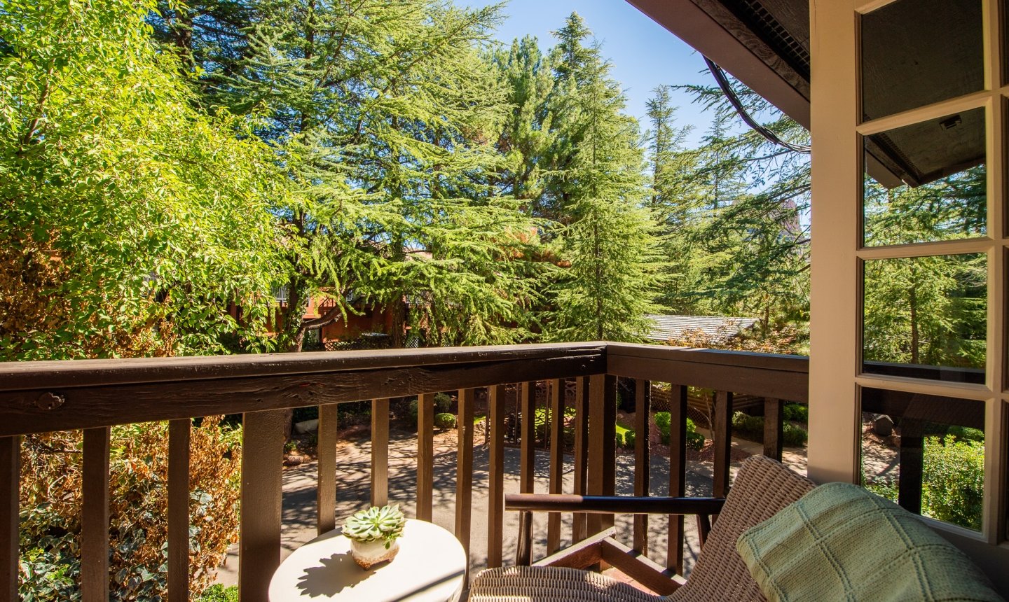 Lodge Jr. Suite Deck