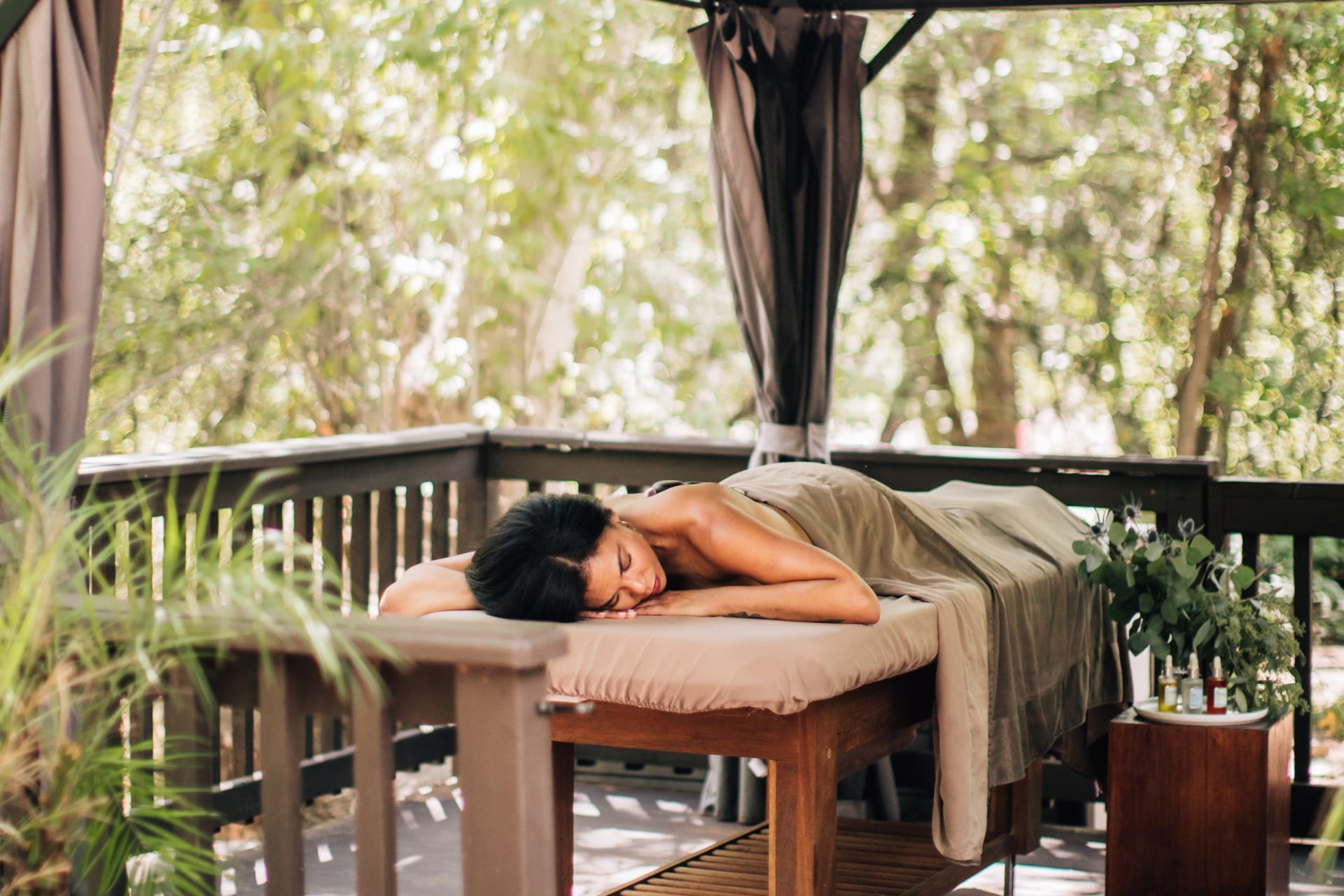 L'Apothecary Spa Creekside Massage_Female