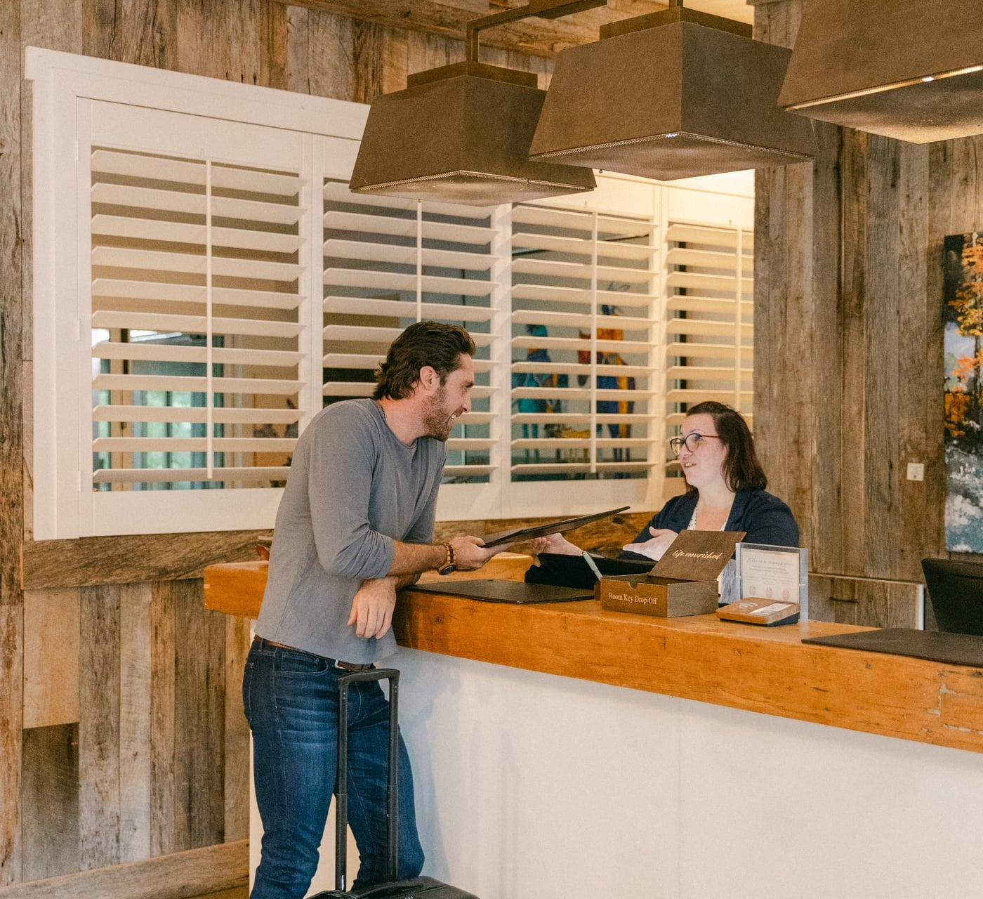 L'Auberge Front Office_Guest Check In